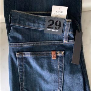 Joe’s Jeans Curvy Boot Cut w Stretch